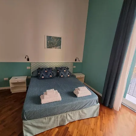 Panto' 2 Steps To Toledo Street Apartman *